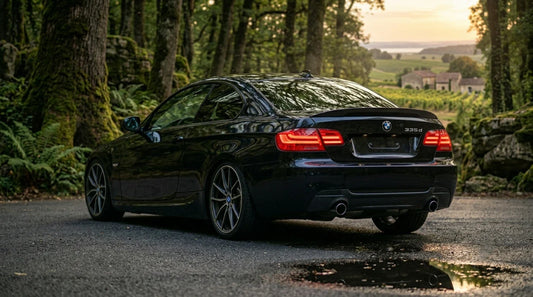 Arrière BMW E92 avec becquet noir brillant, style German Look