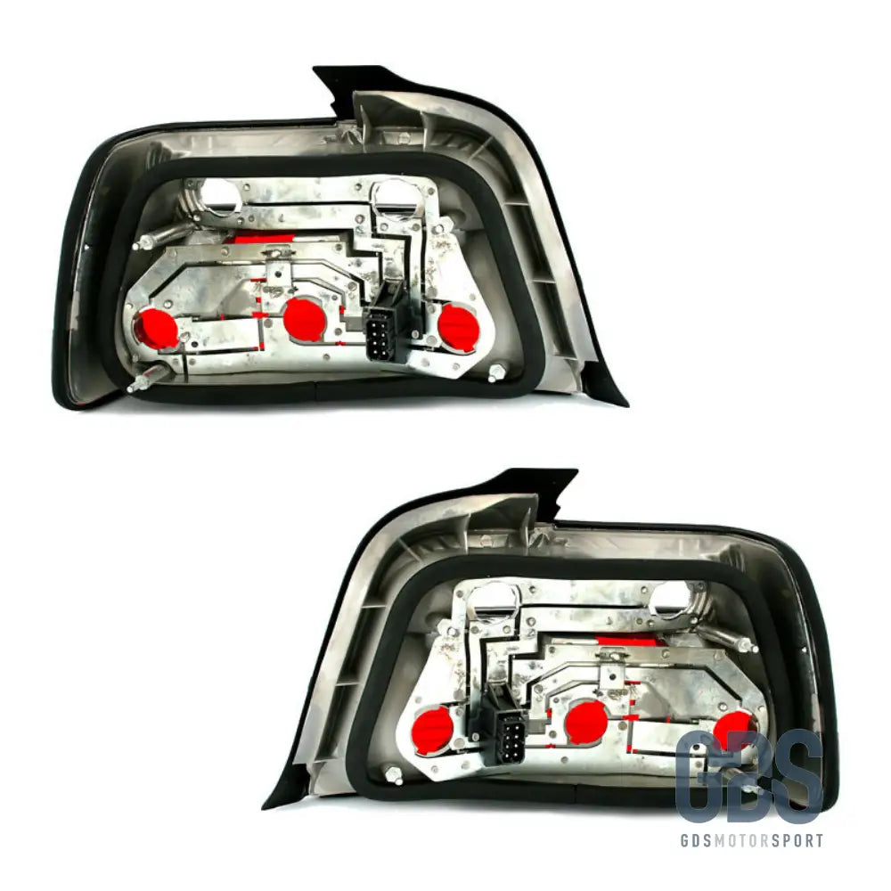 Feux arrières BMW E36 Style M3 rouge et fumé noir pour Berline - PHARES FEUX - GDS Motorsport