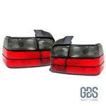 Feux arrières BMW E36 Style M3 rouge et fumé noir pour Berline - PHARES GDS Motorsport